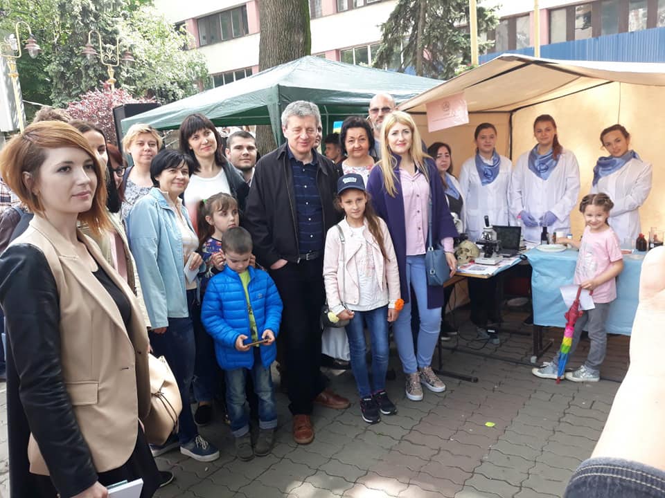 61128687_400170250569773_4820362824184233984_n